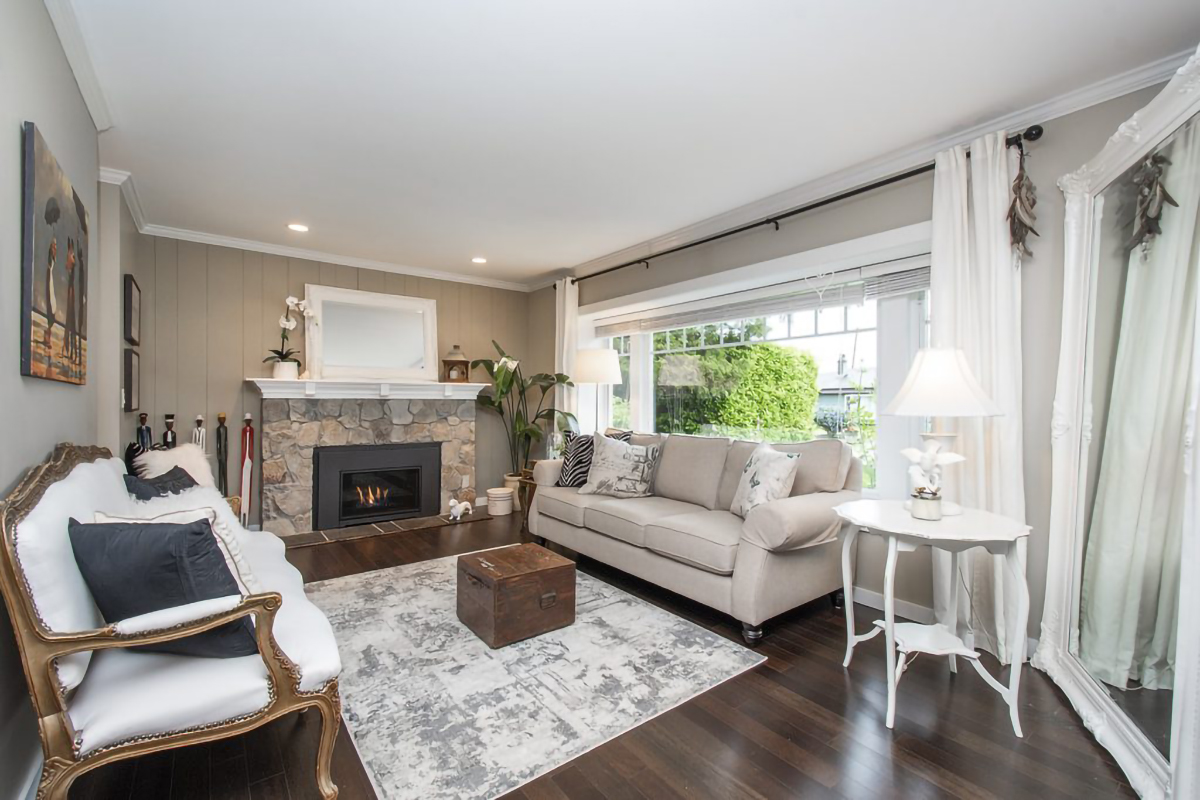 1240 Pinewood Crescent, North Vancouver 10