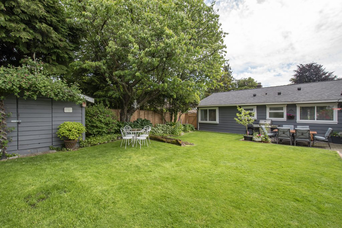 1240 Pinewood Crescent, North Vancouver 13