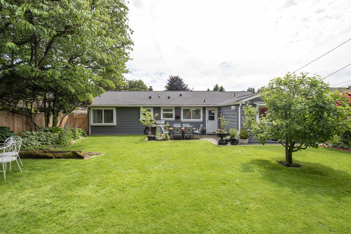 1240 Pinewood Crescent, North Vancouver 15