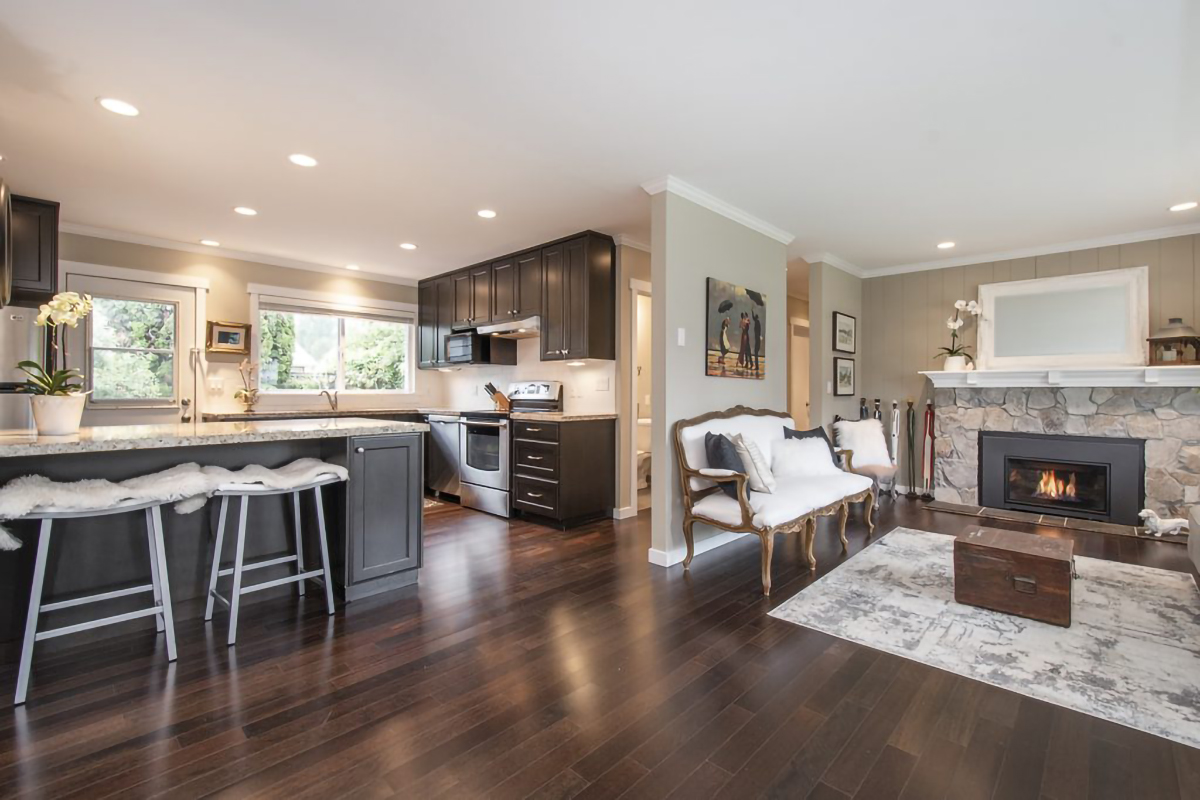 1240 Pinewood Crescent, North Vancouver 18