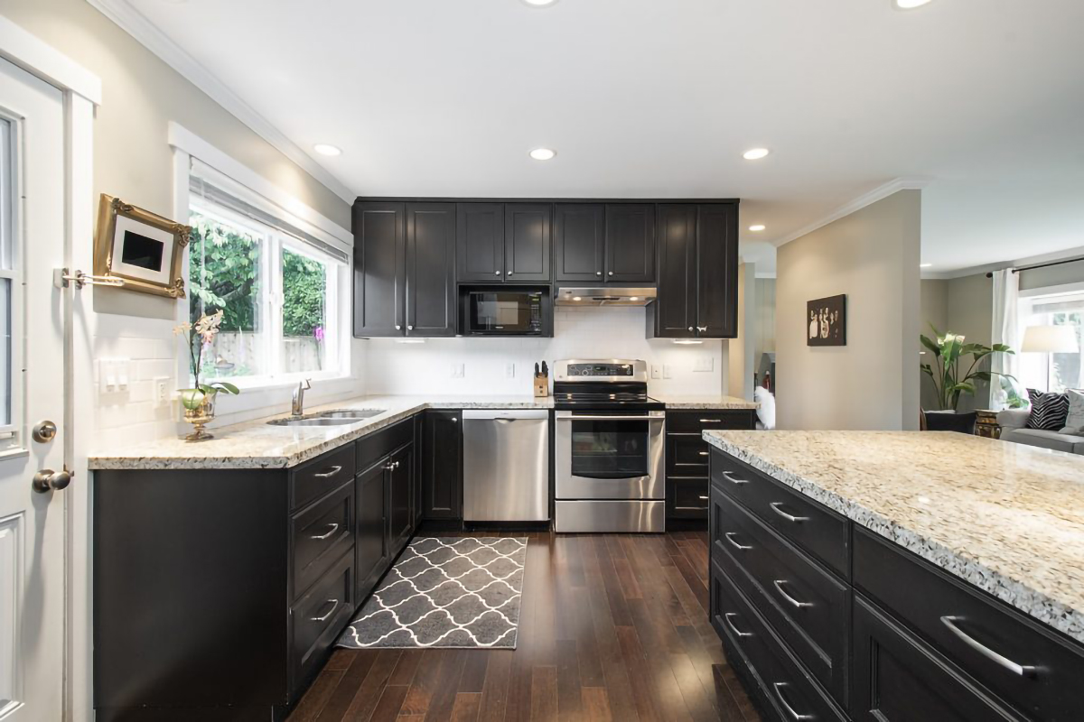 1240 Pinewood Crescent, North Vancouver 24