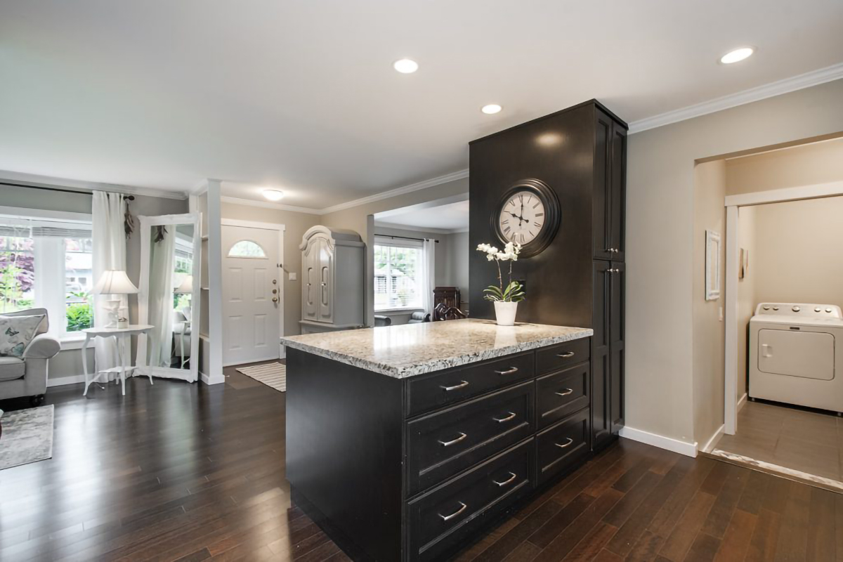 1240 Pinewood Crescent, North Vancouver 26