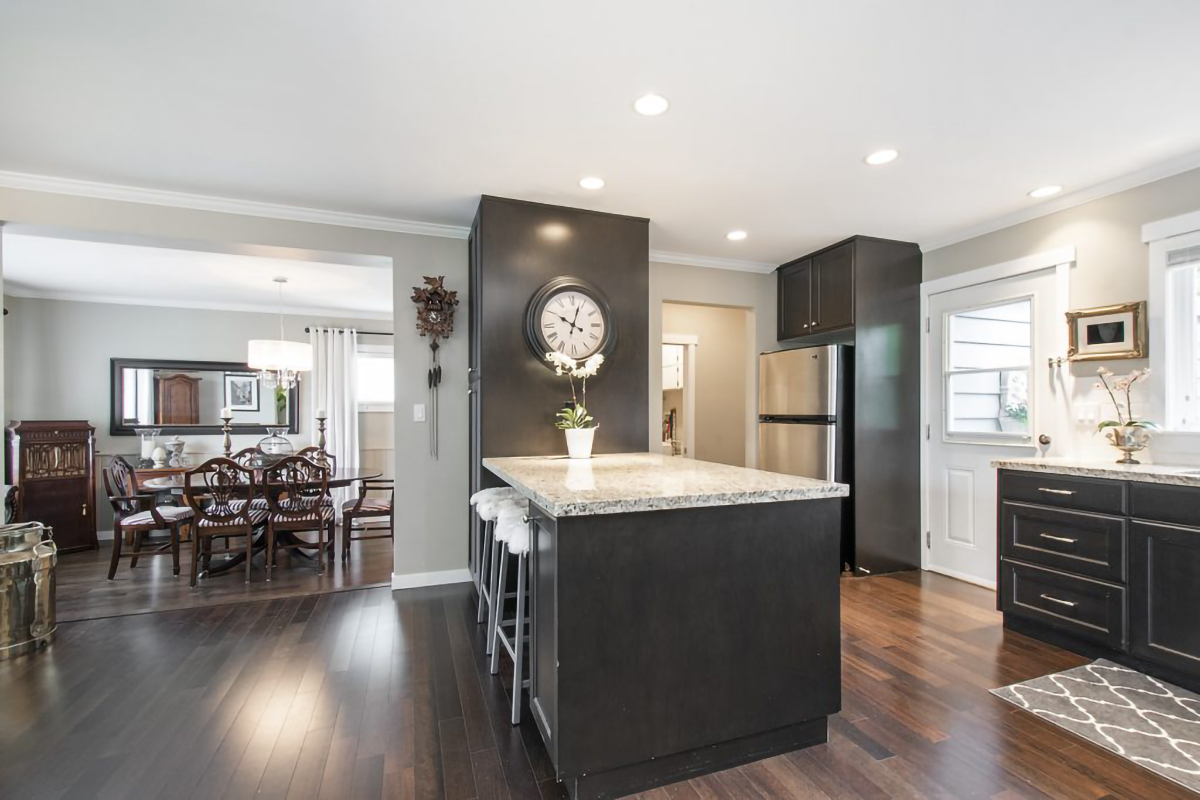 1240 Pinewood Crescent, North Vancouver 28