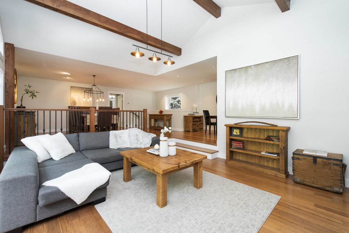 2092 Riverside Drive, North Vancouver 15
