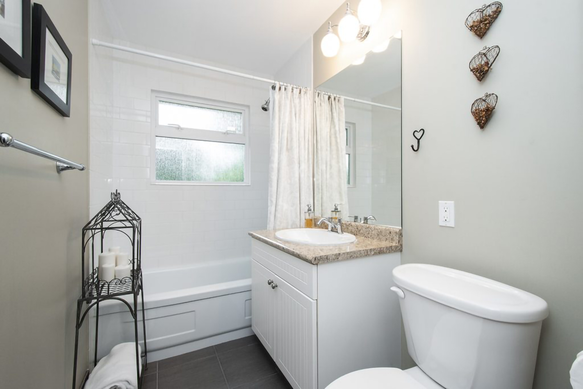 1240 Pinewood Crescent, North Vancouver 33