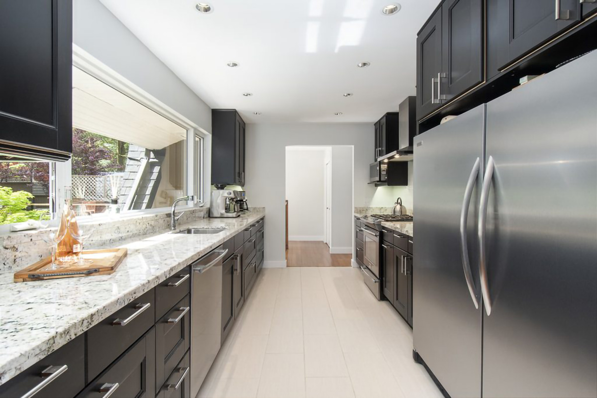 2092 Riverside Drive, North Vancouver 17