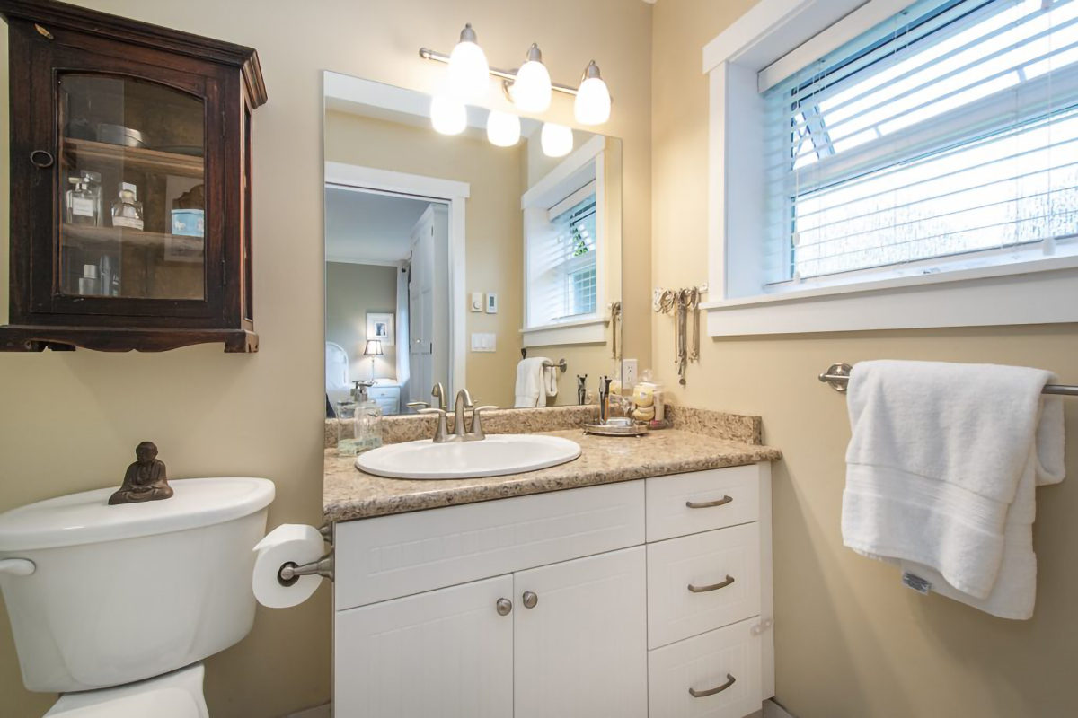 1240 Pinewood Crescent, North Vancouver 36