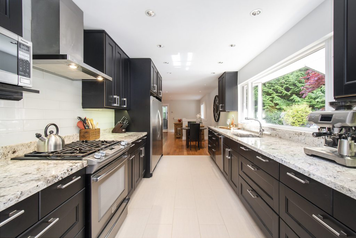 2092 Riverside Drive, North Vancouver 20