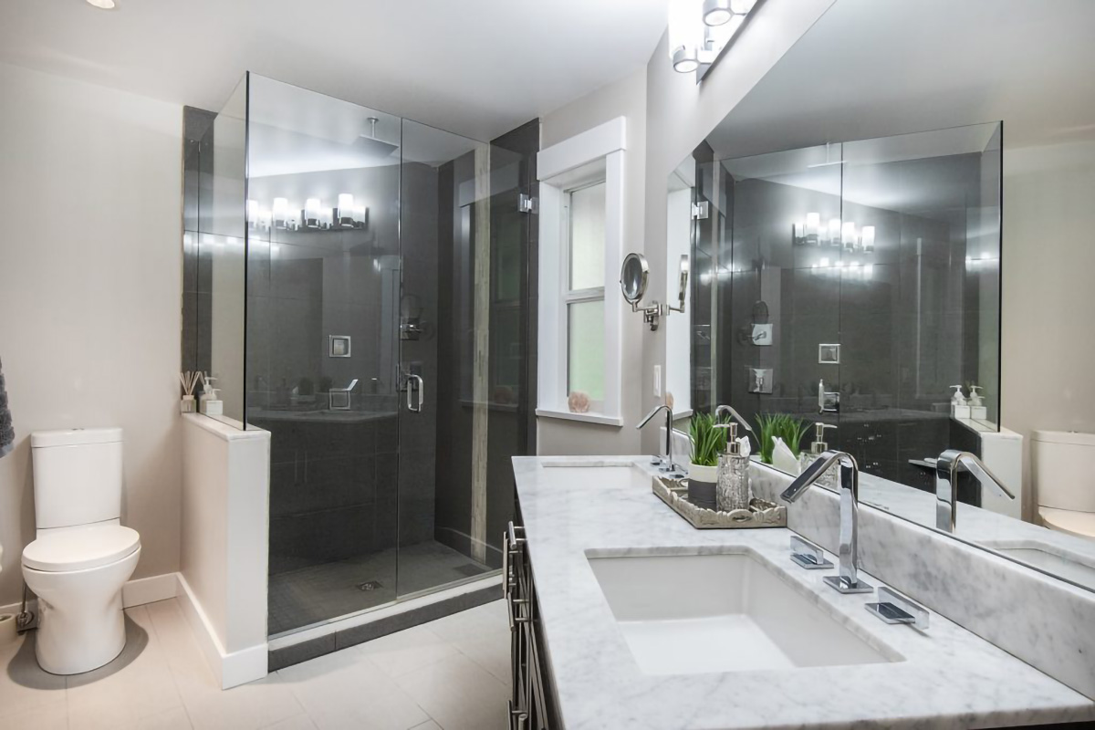 2092 Riverside Drive, North Vancouver 26