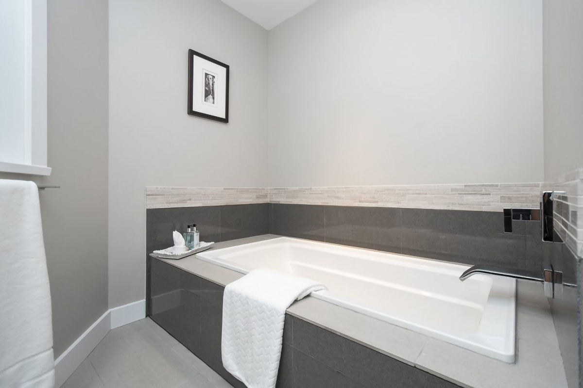 2092 Riverside Drive, North Vancouver 28