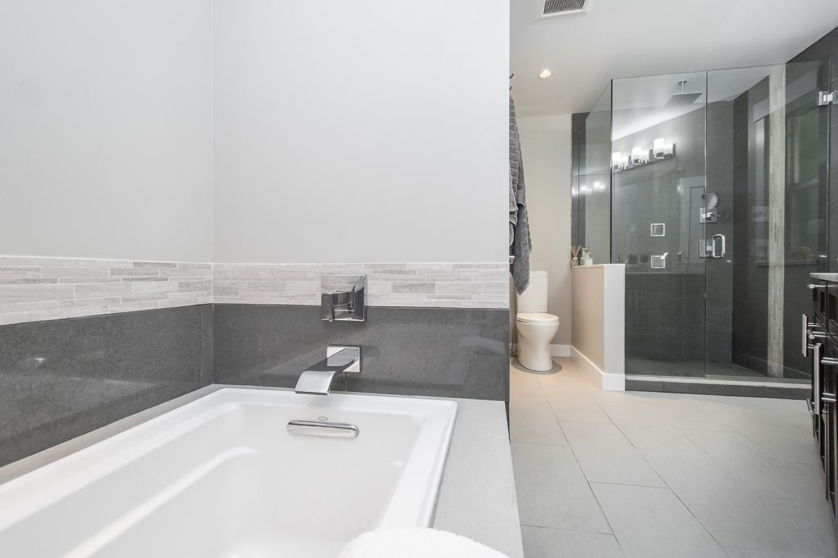 2092 Riverside Drive, North Vancouver 29