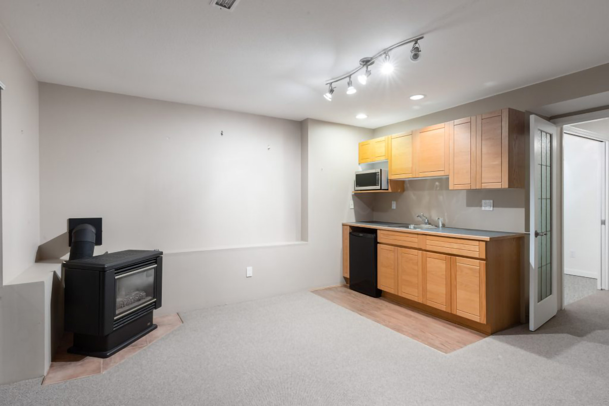 4275 St. Georges Ave, North Vancouver 39