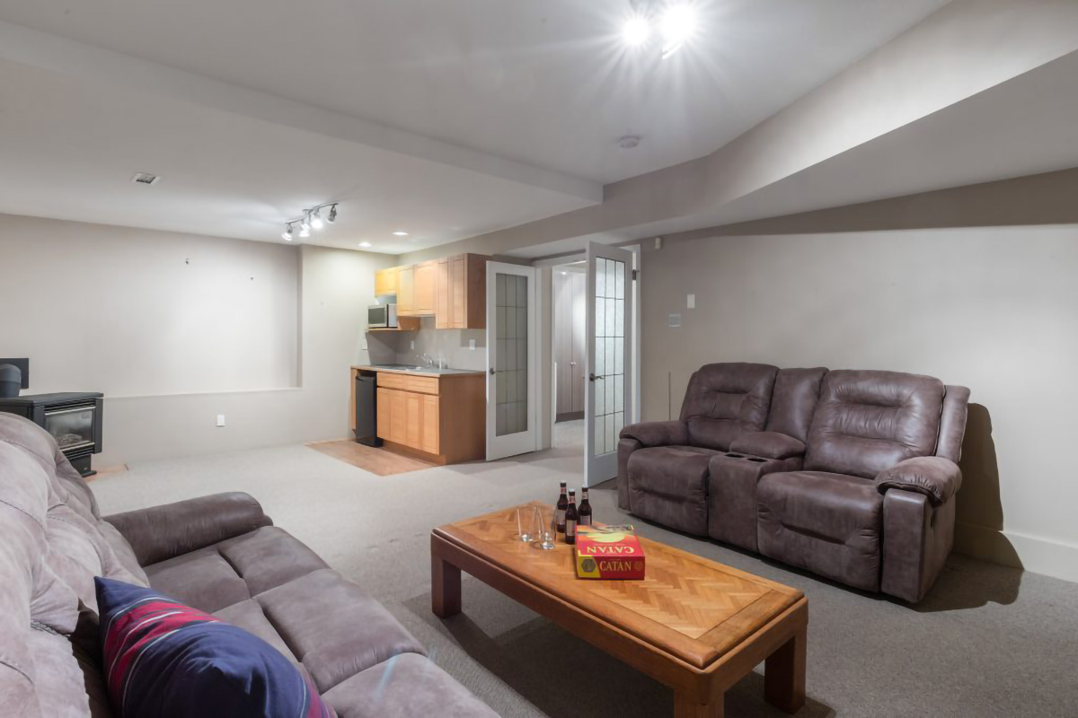 4275 St. Georges Ave, North Vancouver 40