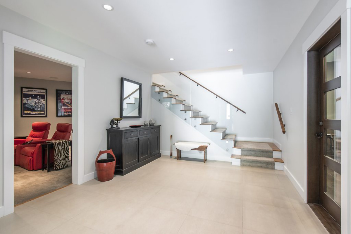 2092 Riverside Drive, North Vancouver 41