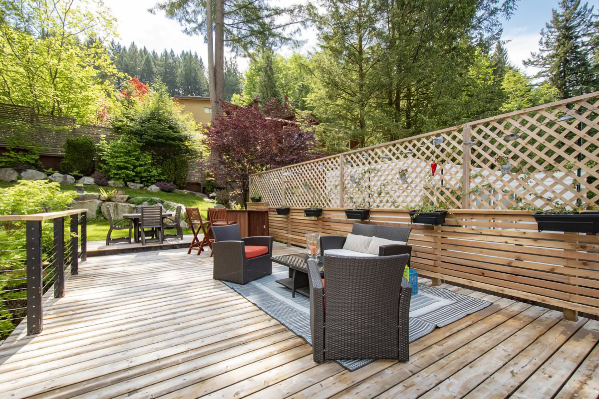2092 Riverside Drive, North Vancouver 46