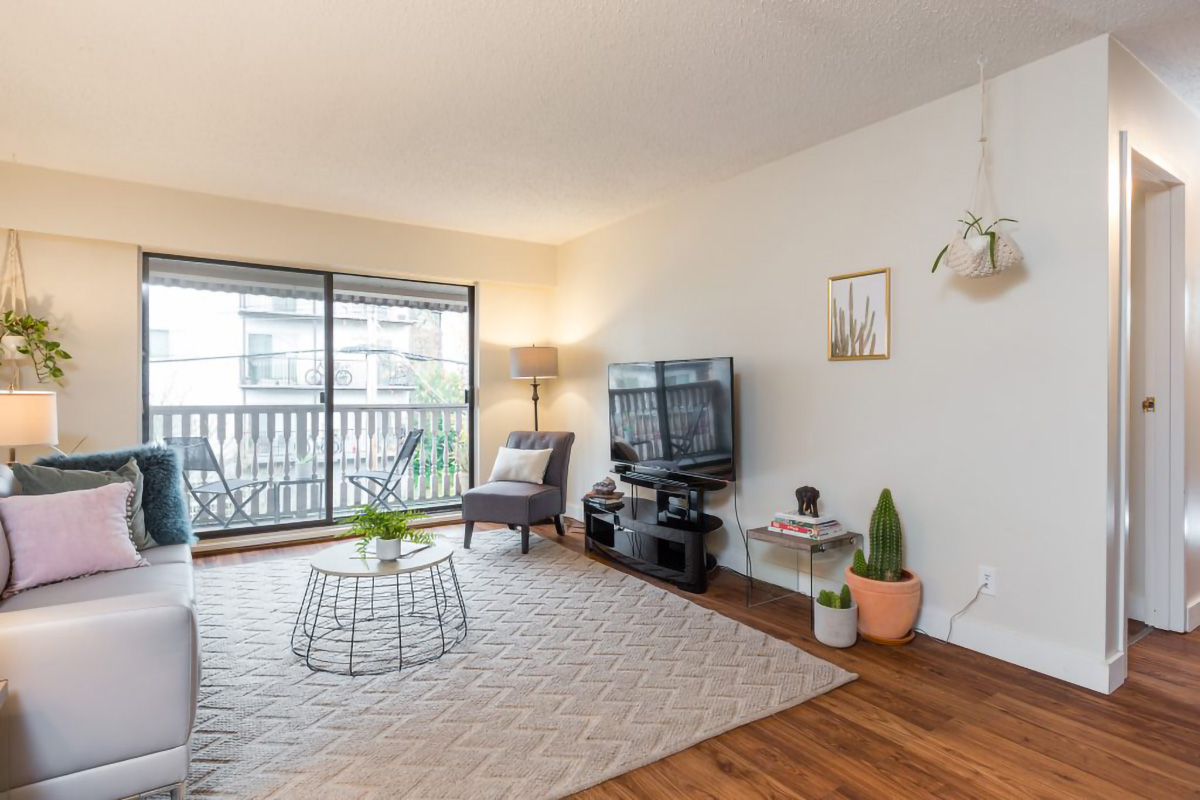 #302 - 236 W 2nd St, North Vancouver 2