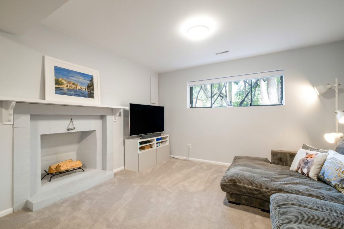 2545 Edgemont Blvd, North Vancouver 9