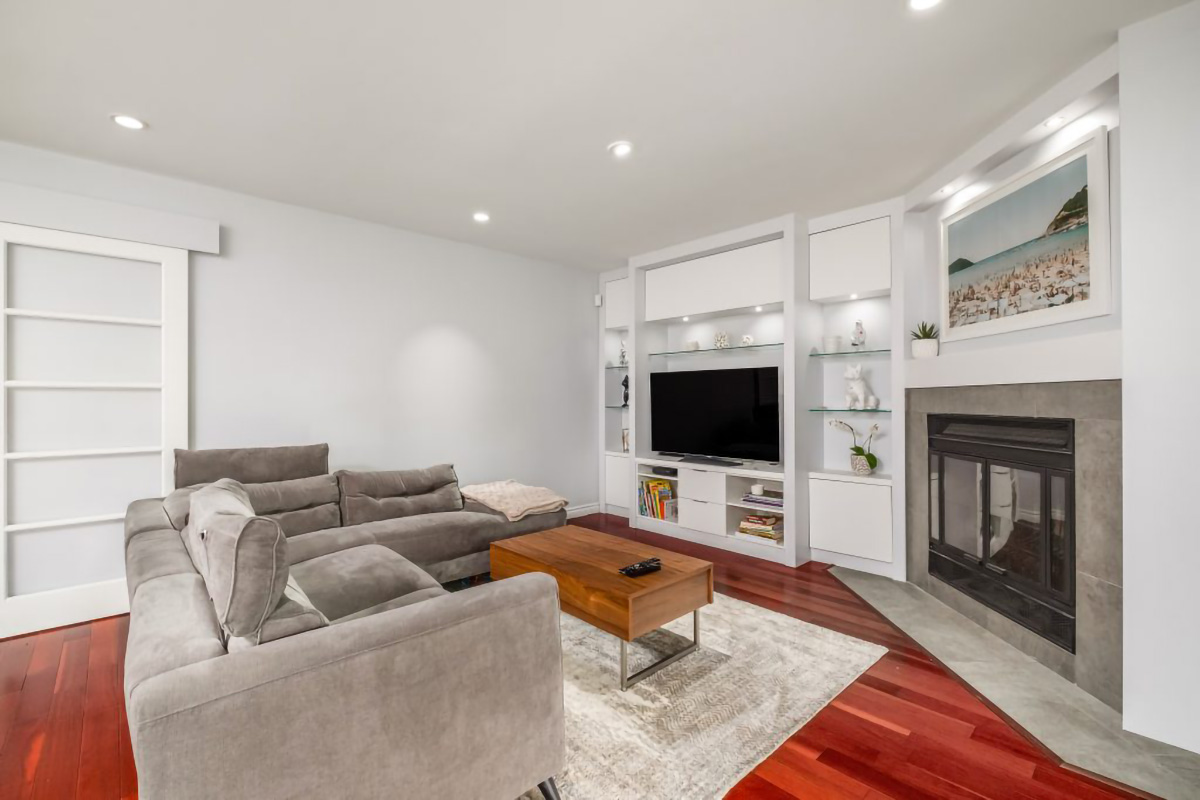 2545 Edgemont Blvd, North Vancouver 11