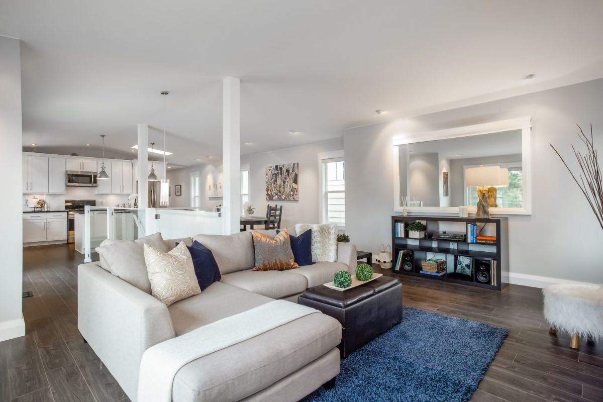 2616 Jones Ave, North Vancouver 9