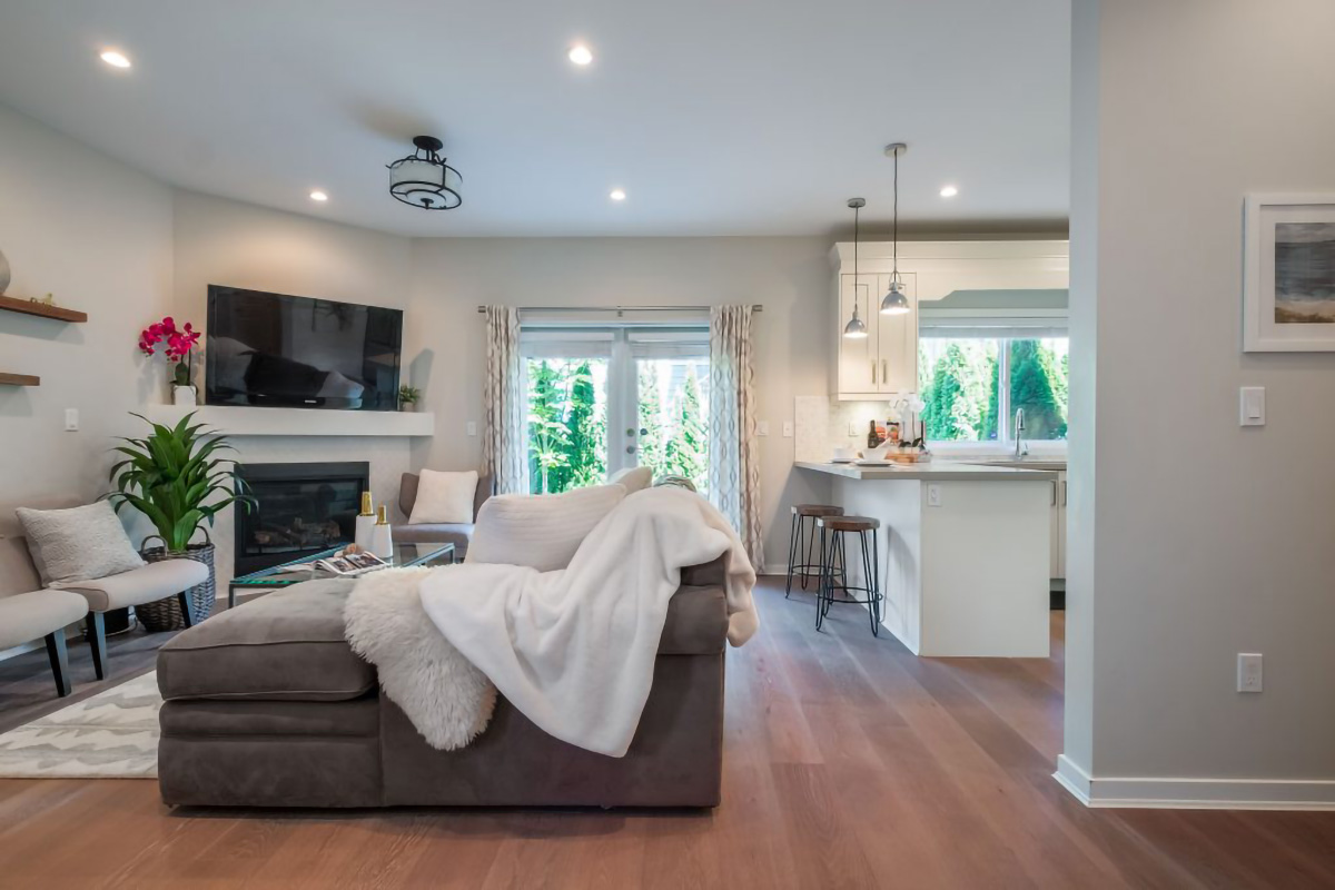 248 E 6th Street, North Vancouver 13