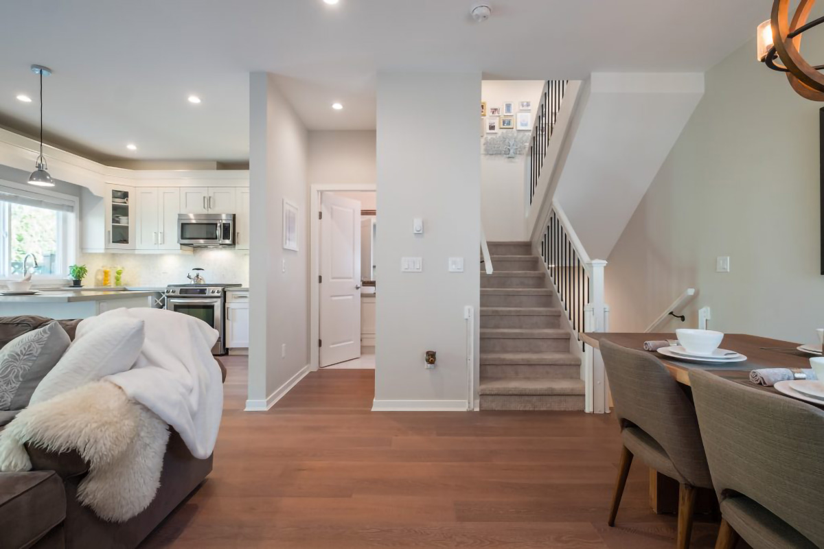 248 E 6th Street, North Vancouver 14