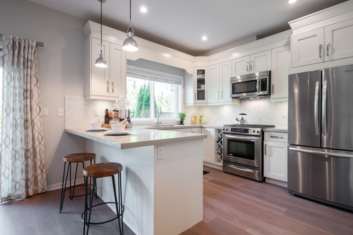 248 E 6th Street, North Vancouver 18
