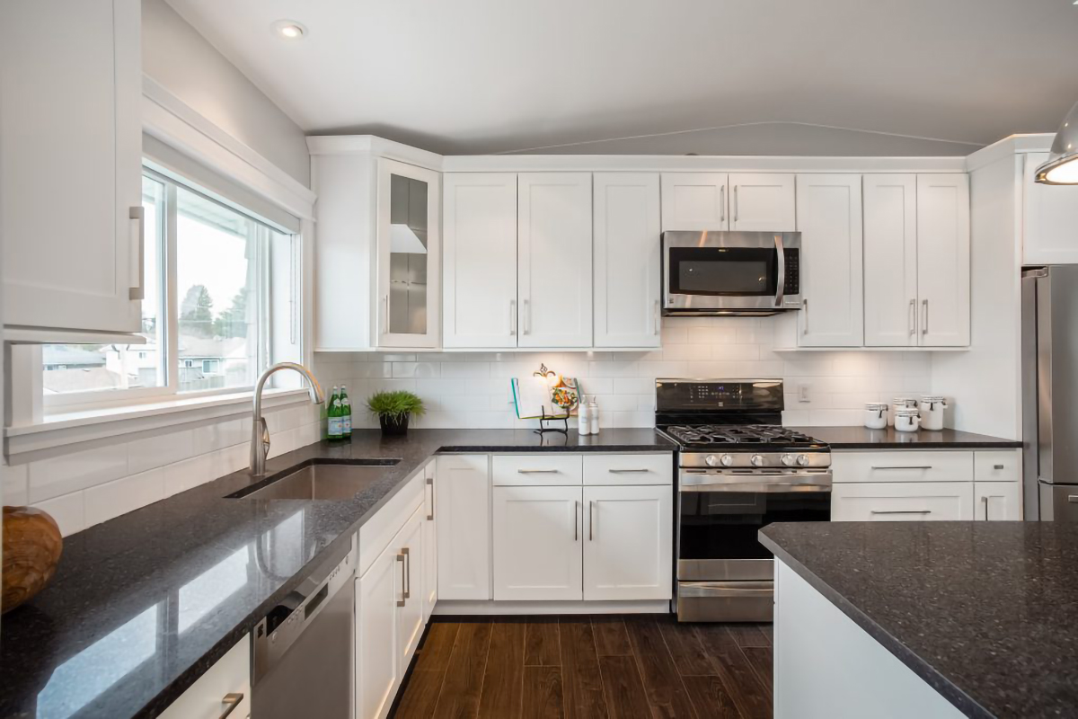 2616 Jones Ave, North Vancouver 16