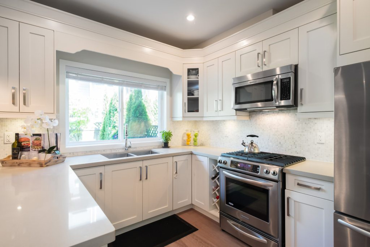 248 E 6th Street, North Vancouver 21