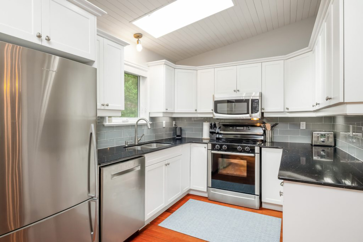 2545 Edgemont Blvd, North Vancouver 24