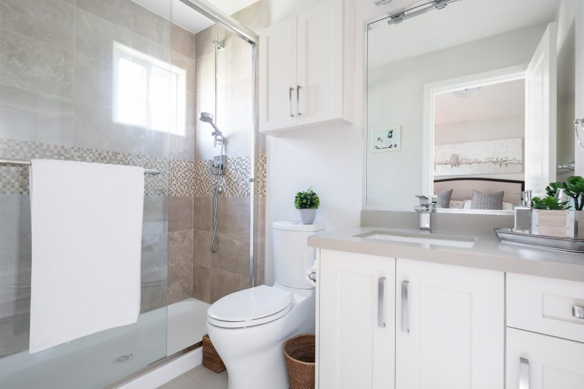 248 E 6th Street, North Vancouver 25