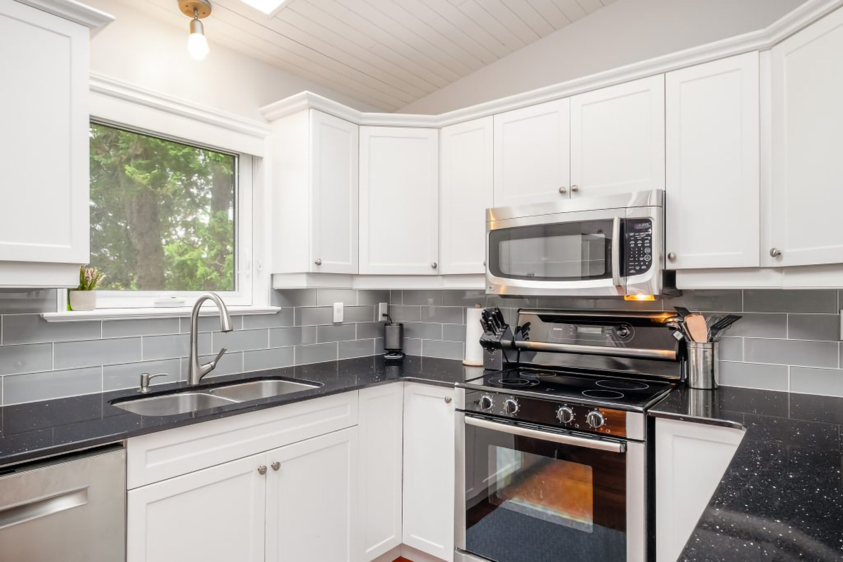 2545 Edgemont Blvd, North Vancouver 26