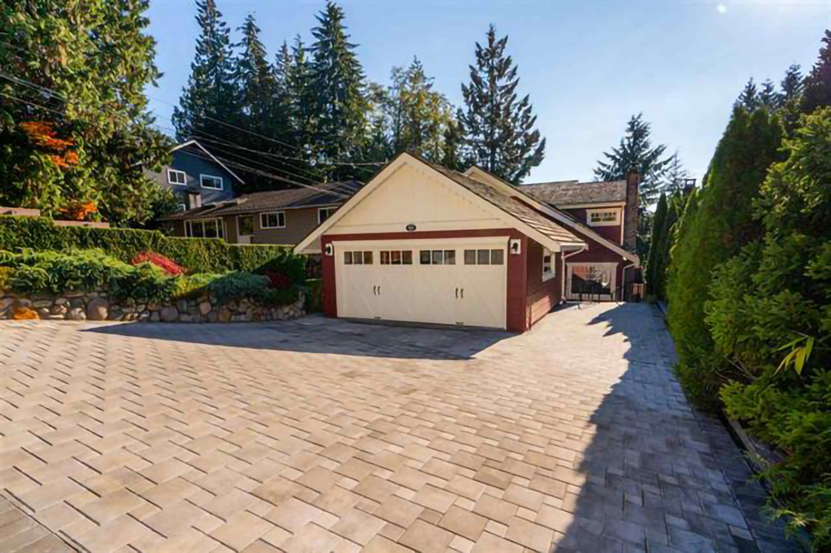 825 Clements Ave, North Vancouver 2