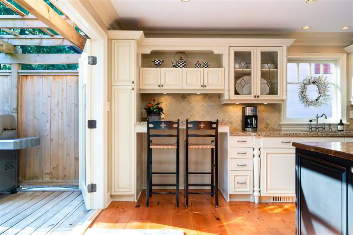 825 Clements Ave, North Vancouver 12