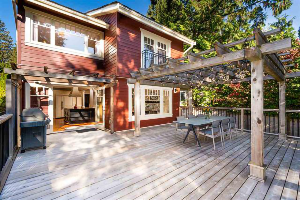 825 Clements Ave, North Vancouver 13