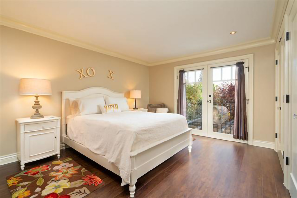 825 Clements Ave, North Vancouver 14