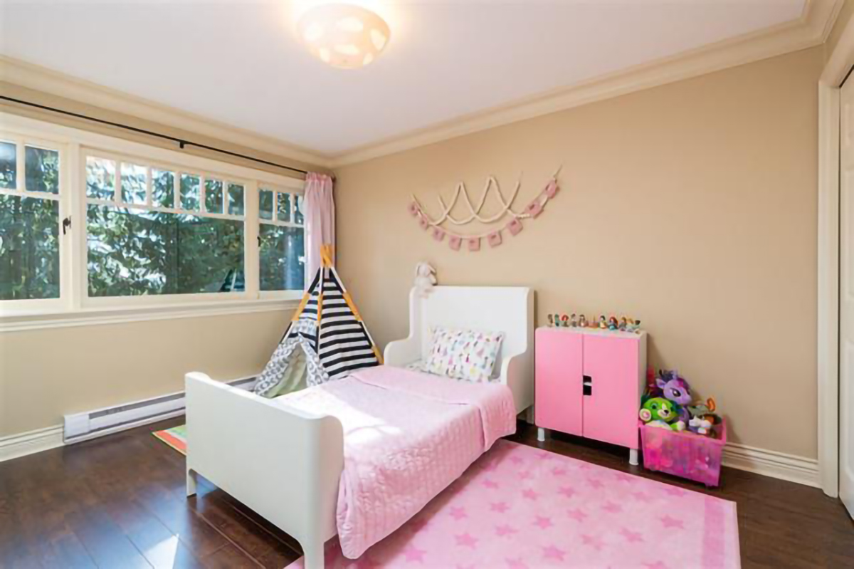 825 Clements Ave, North Vancouver 17