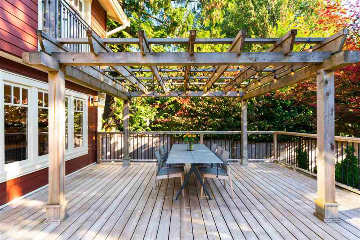 825 Clements Ave, North Vancouver 18