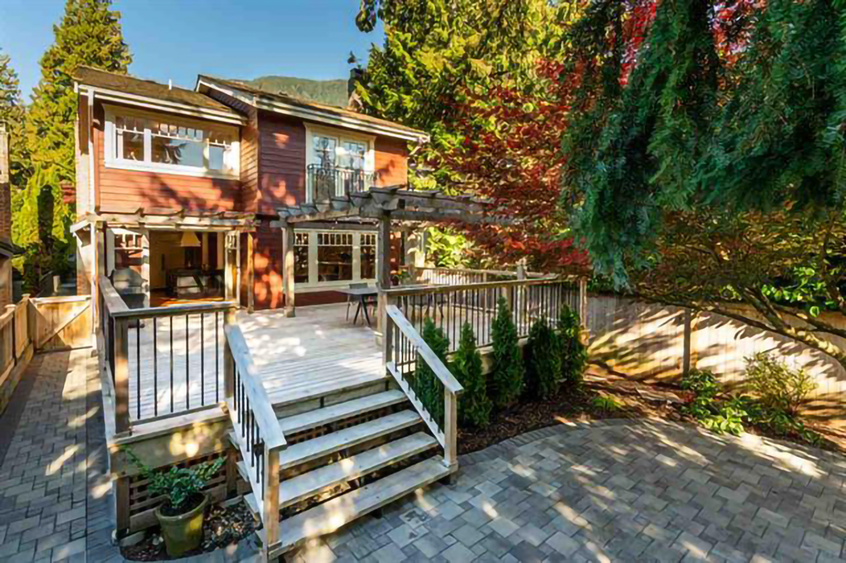 825 Clements Ave, North Vancouver 3