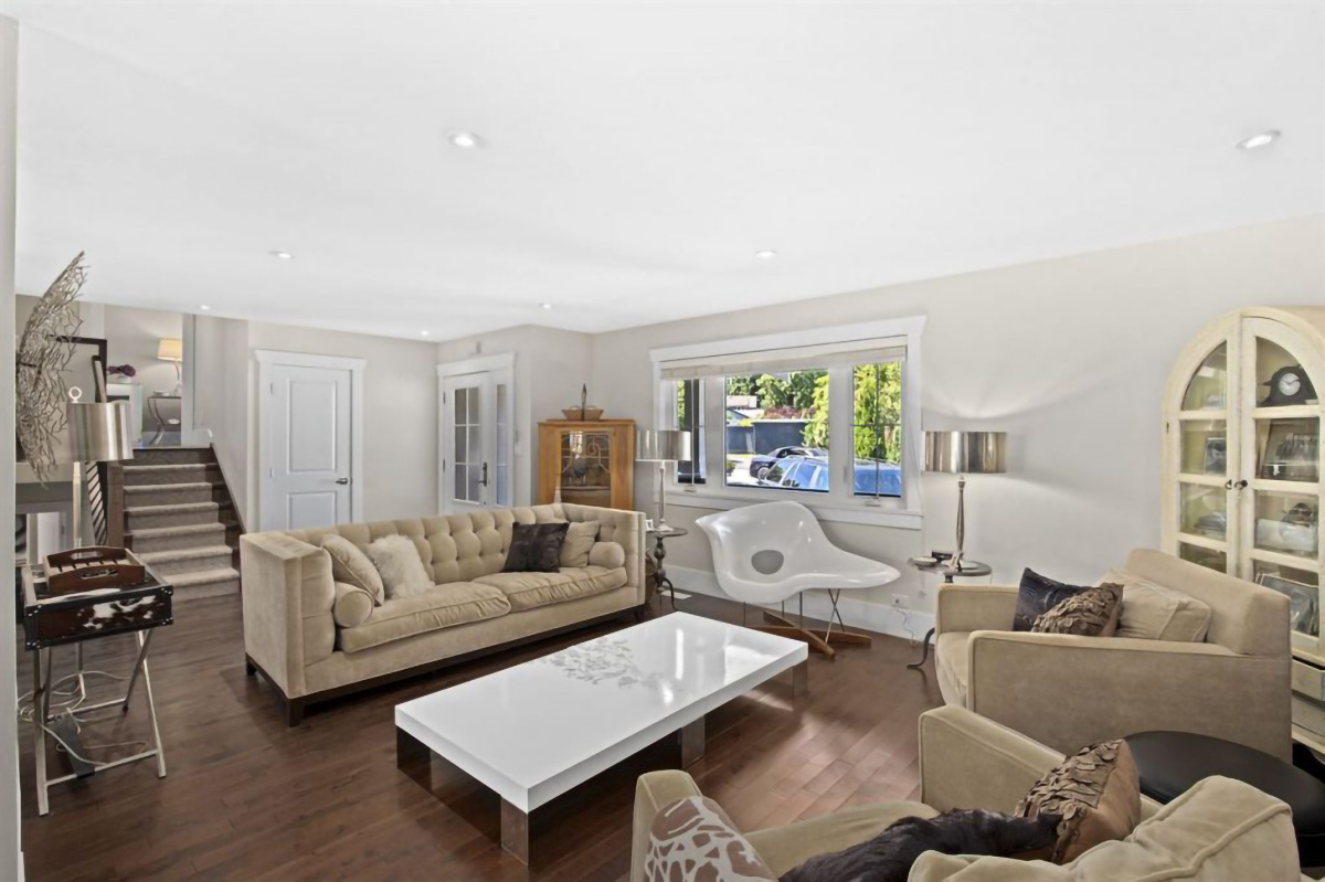 1225 Greenbriar Way, North Vancouver 3