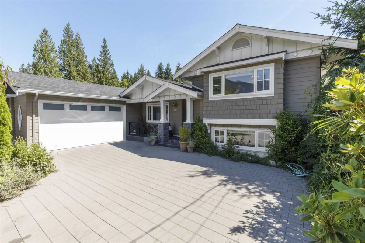 1225 Greenbriar Way, North Vancouver 2