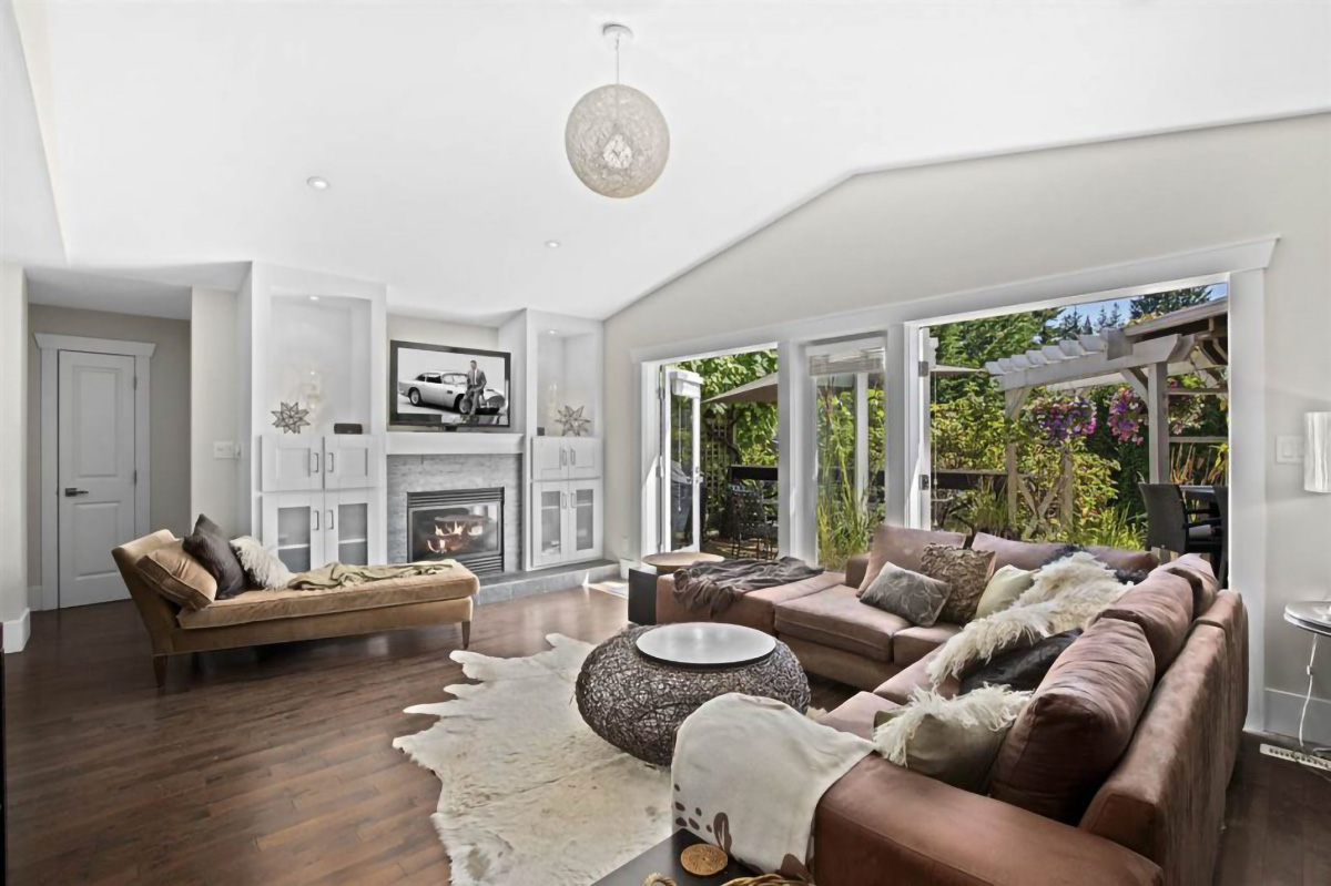 1225 Greenbriar Way, North Vancouver 12
