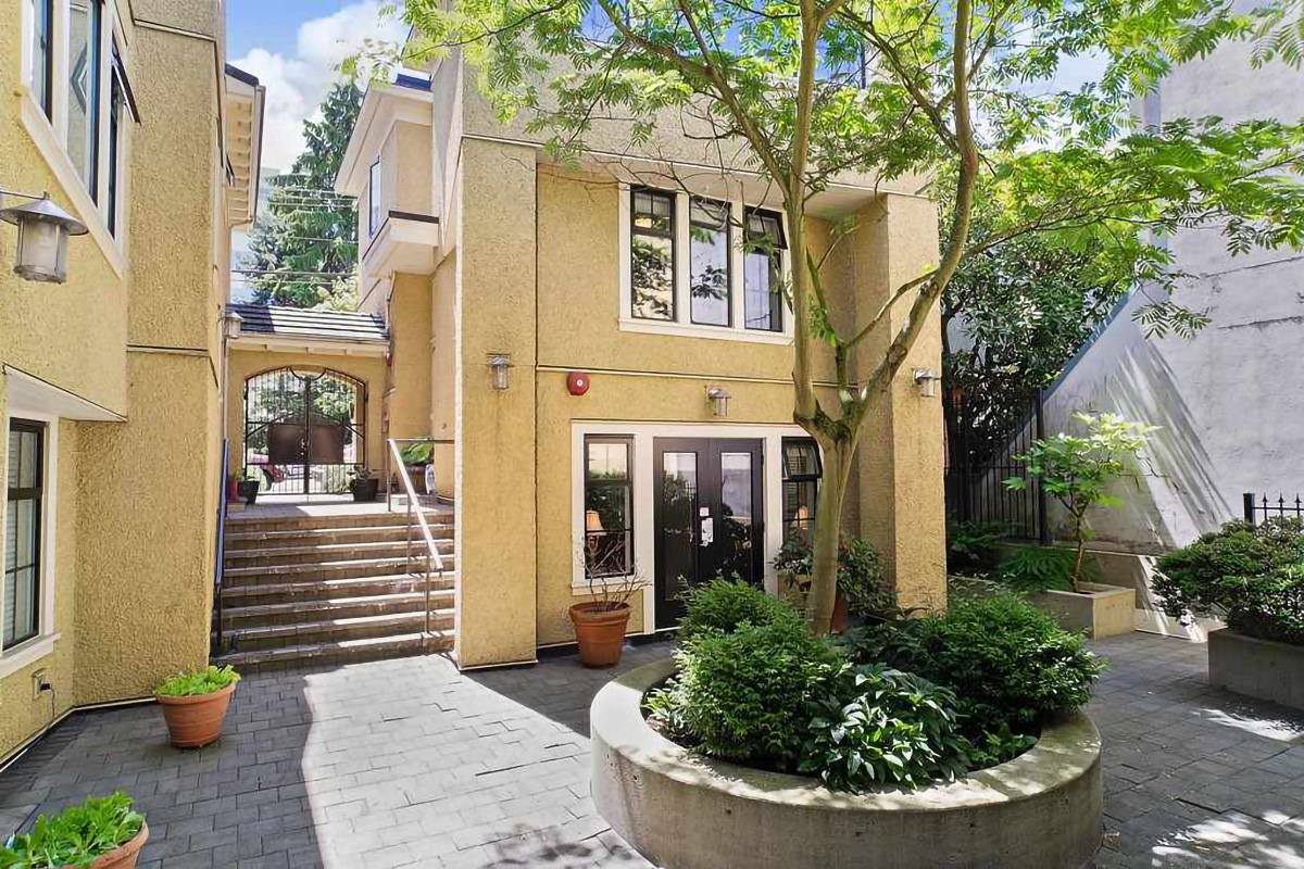 1021 W 8th Ave, Vancouver