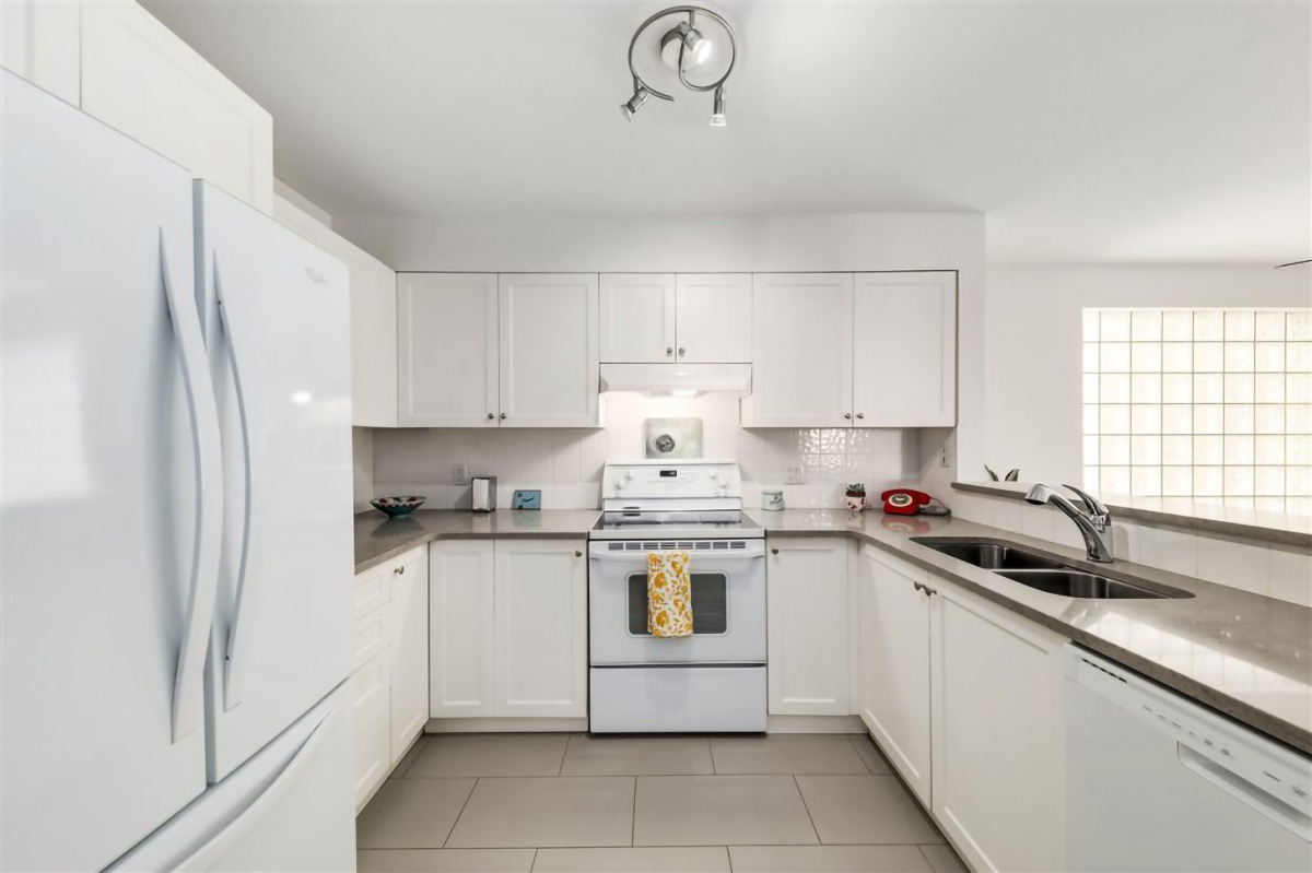 #201 - 137 W 17th St, North Vancouver 12