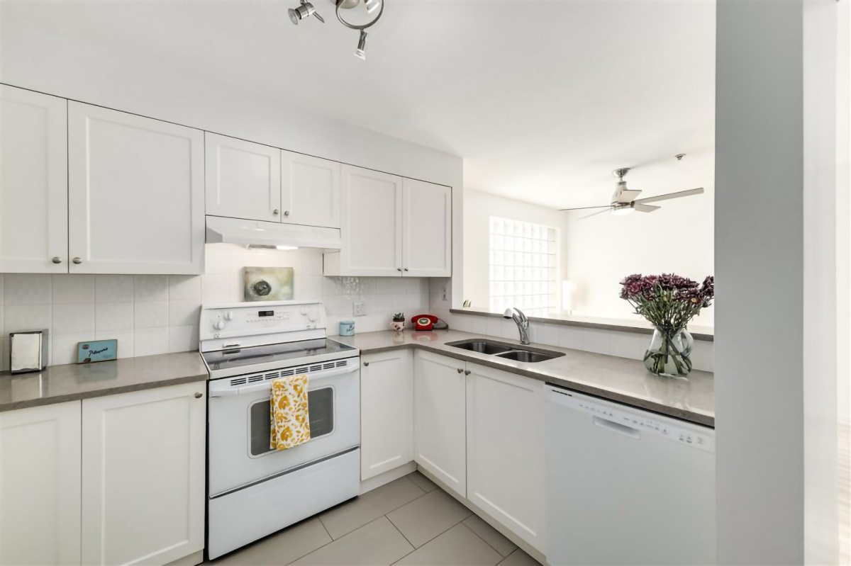 #201 - 137 W 17th St, North Vancouver 4