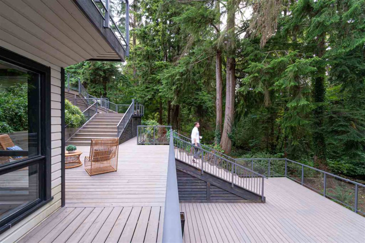 2889 Allan Road, North Vancouver 8