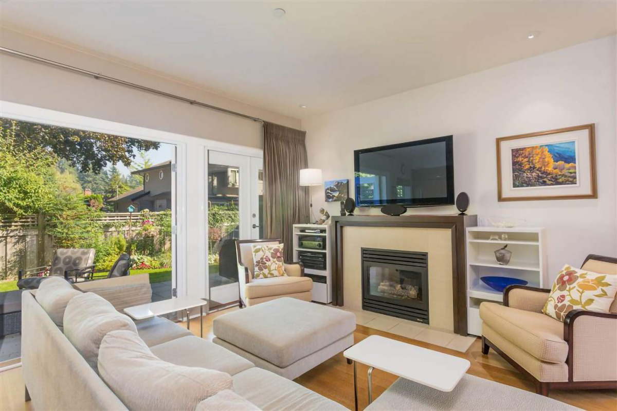 15 - 3750 Edgemont Boulevard, North Vancouver 2