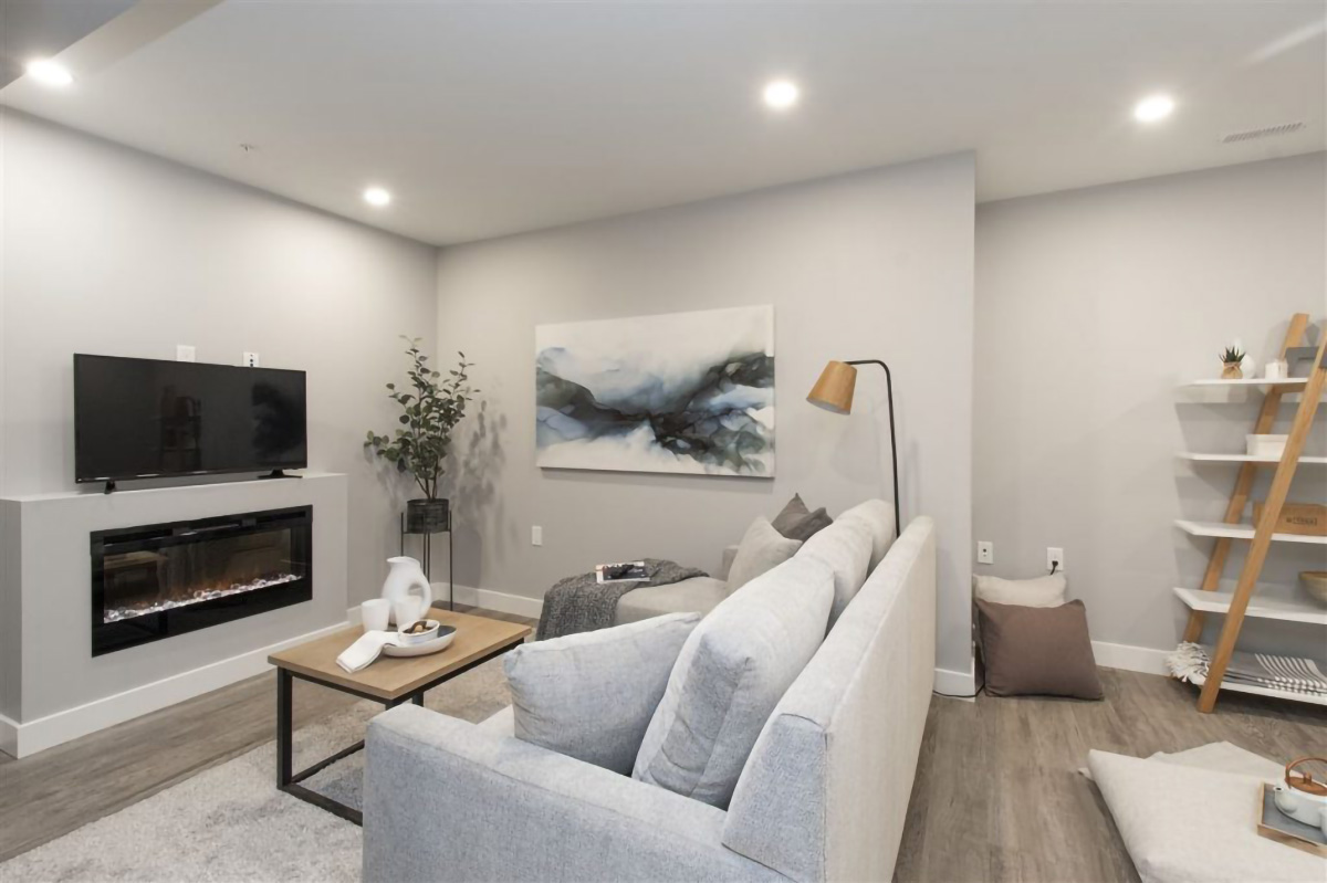 4674 Capilano Road, North Vancouver 26