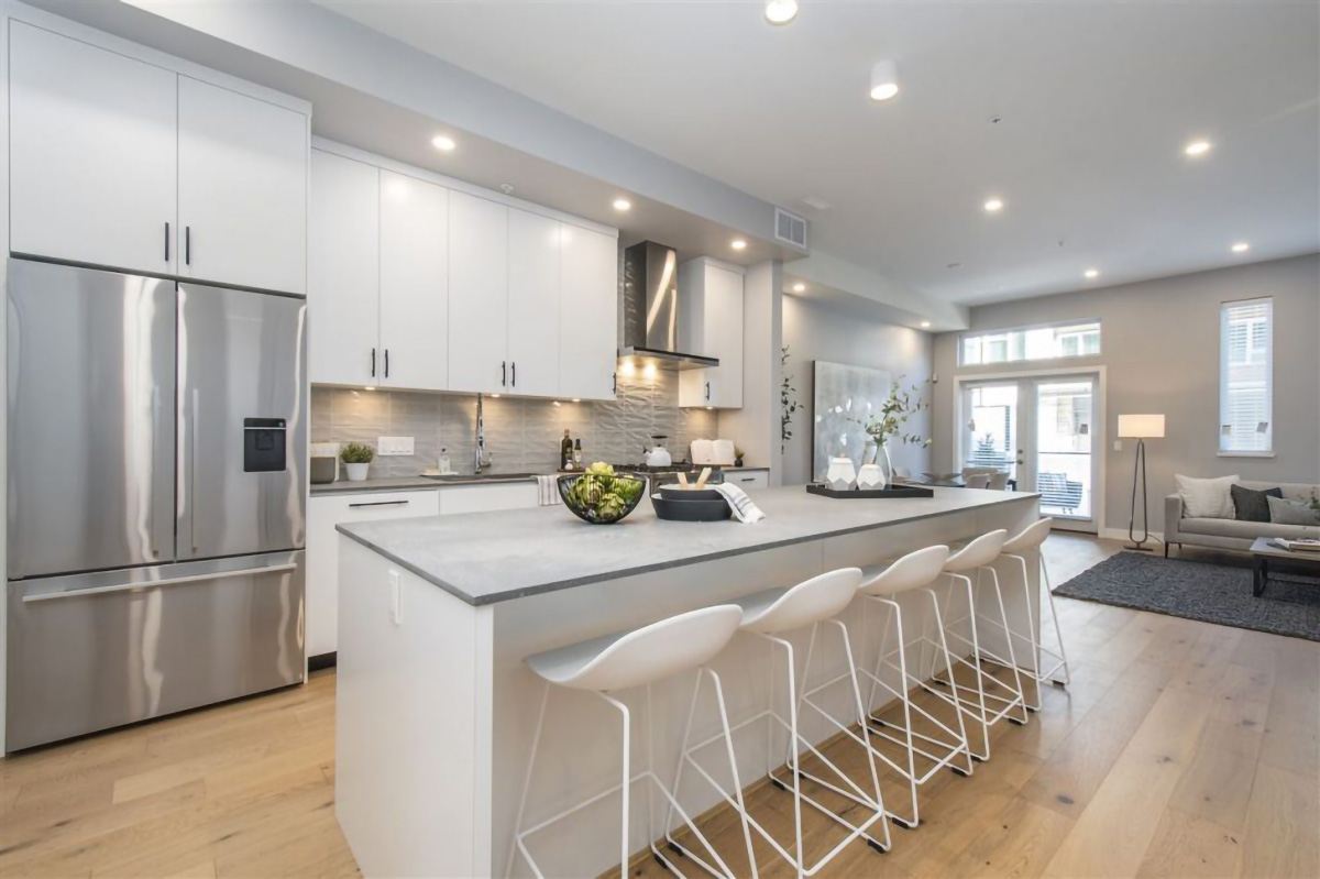 4674 Capilano Road, North Vancouver 2
