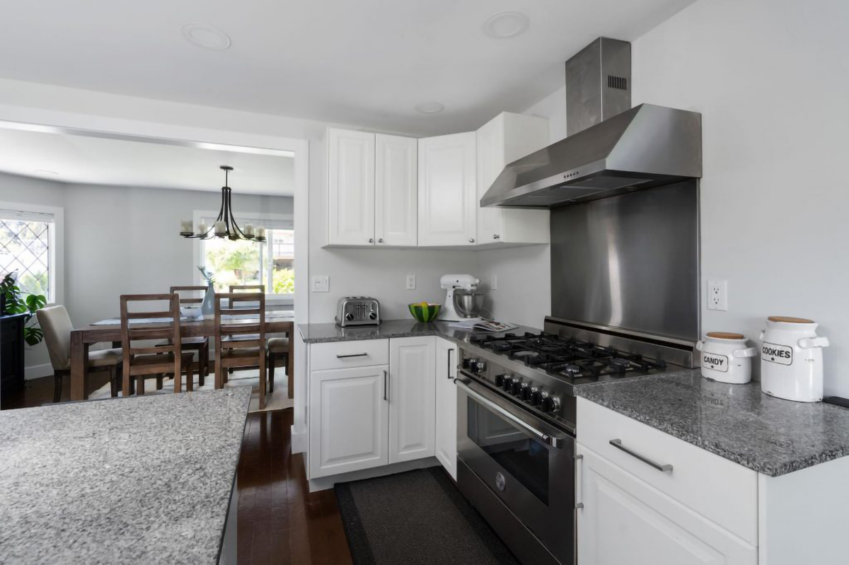 2704 Ailsa Crescent 11