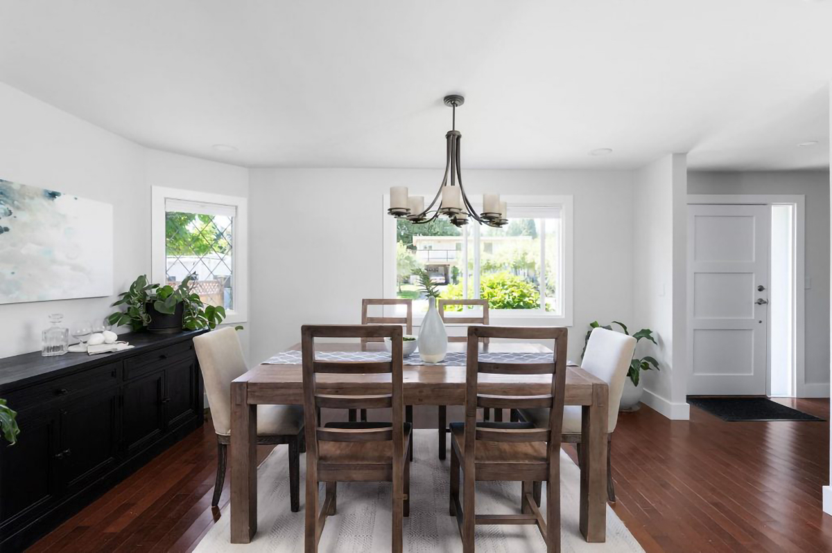2704 Ailsa Crescent 12